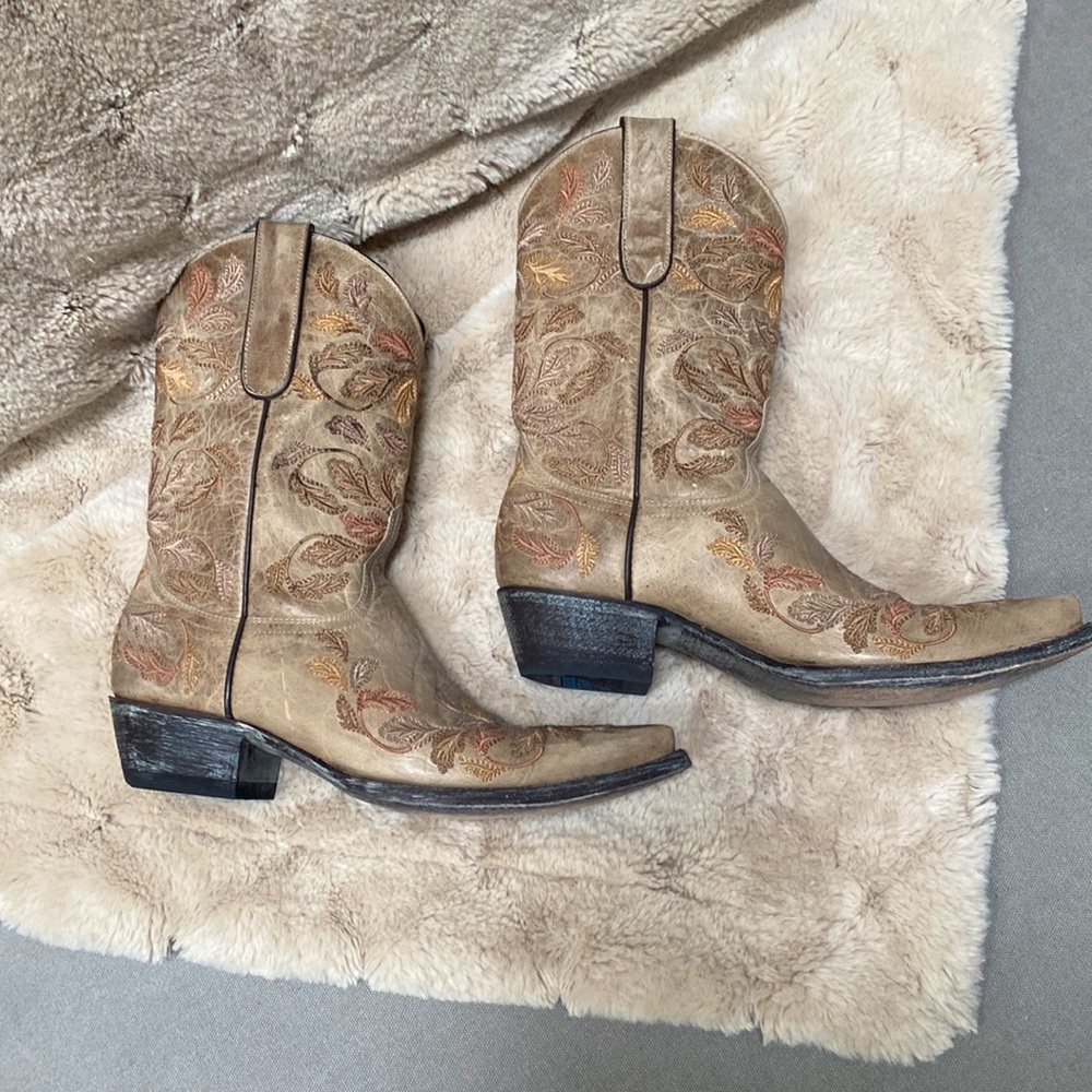 Old Gringo Leather Embroidered Cowboy Boots 👢🤠🌸